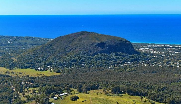 Mount Coolum standing proudly with the sea behind it