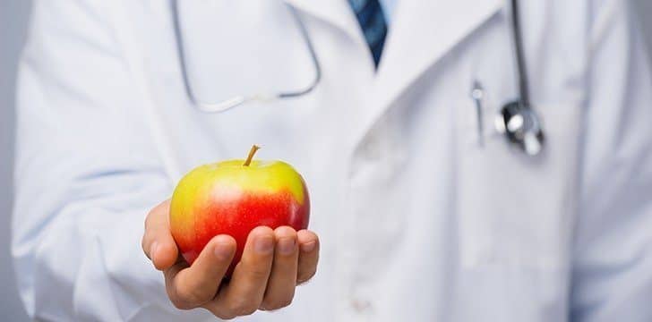 An apple a day keeps the doctor away.