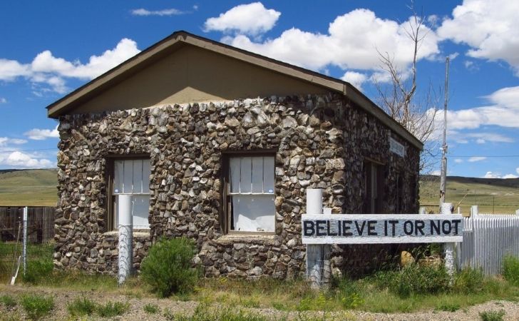 A house made of dinosaur fossils in Wyoming