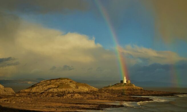 OTD in 1979: A rainbow lasting three hours was recorded over the Gwynedd coast in Wales.